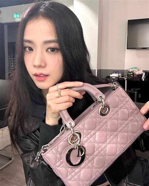 dior earrings jisoo|jisoo lady dior bag.